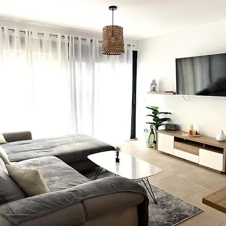 Sunset Apartment *